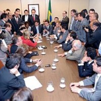 GOSPEL Foto/Imagem A Bancada Evangélica no governo é alvo de críticas por parte de jornalista Noticia brasil