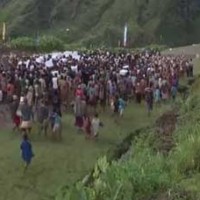 Video da Chegada da Biblia Traduzida no idioma da Tribo KIMYAL na Indonesia