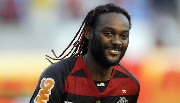 Notícias Gospel Vagner Love apela para igreja e macumba na tentativa de livrar Fla do rebaixamento | Noticia Evangélica Gospel