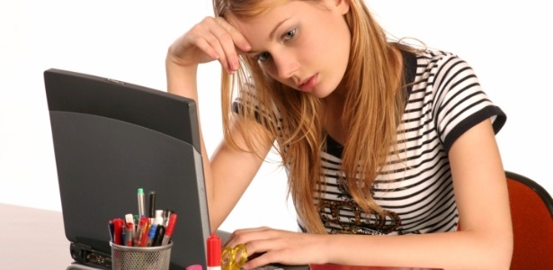Menina na internet Menina na internet